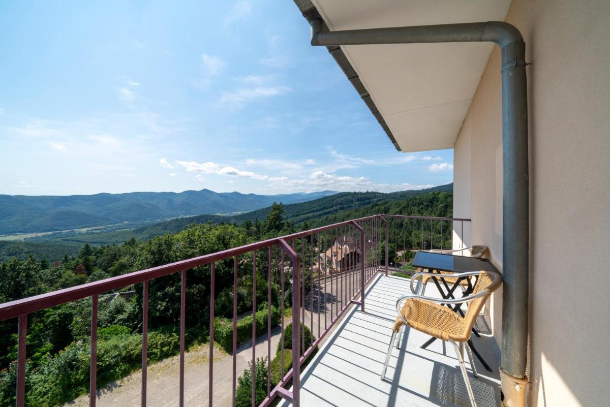 Vue générale sur la montagne ou vue sur la montagne depuis l'hôtel