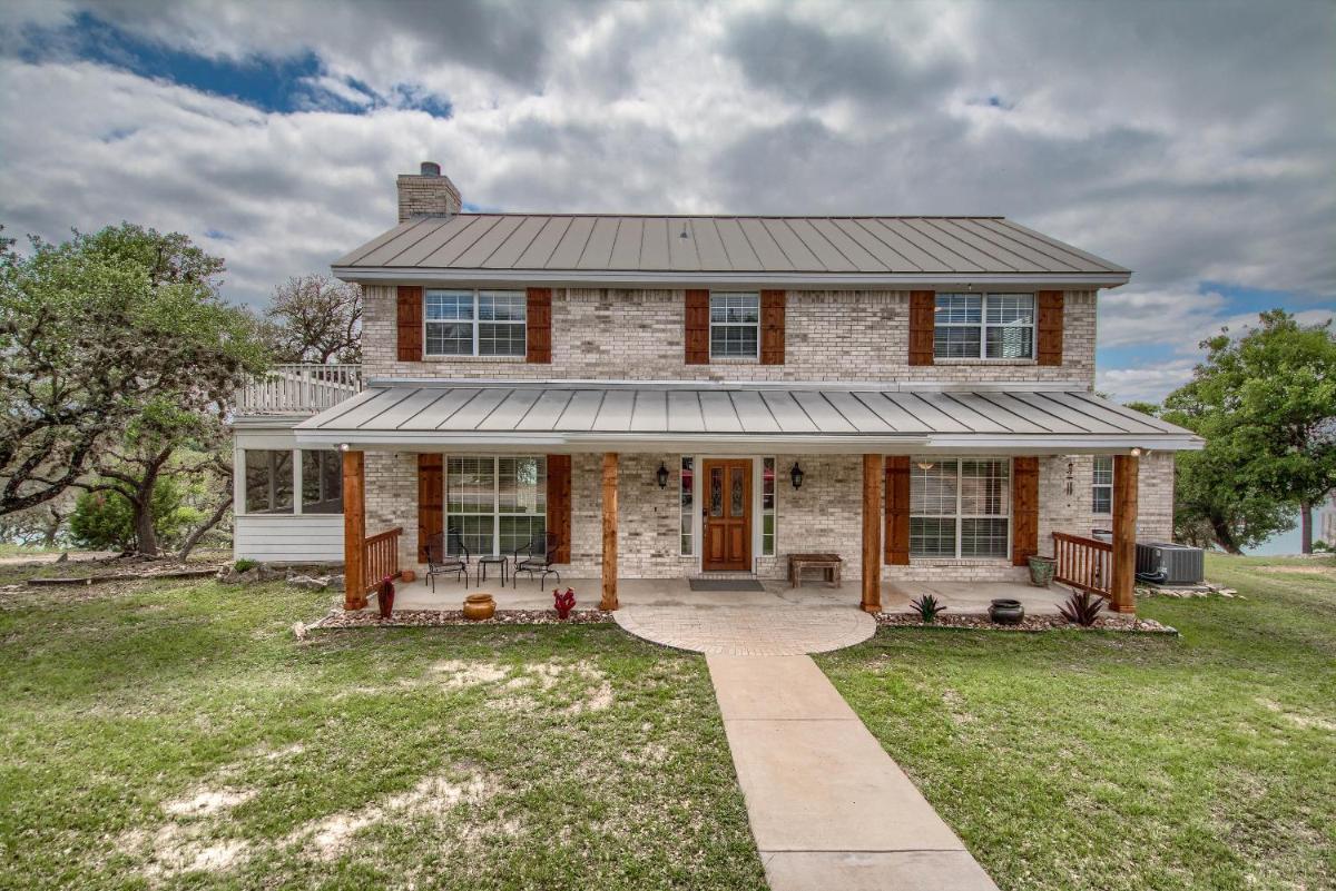 CL 1105B Tranquility by the Shore - Housity