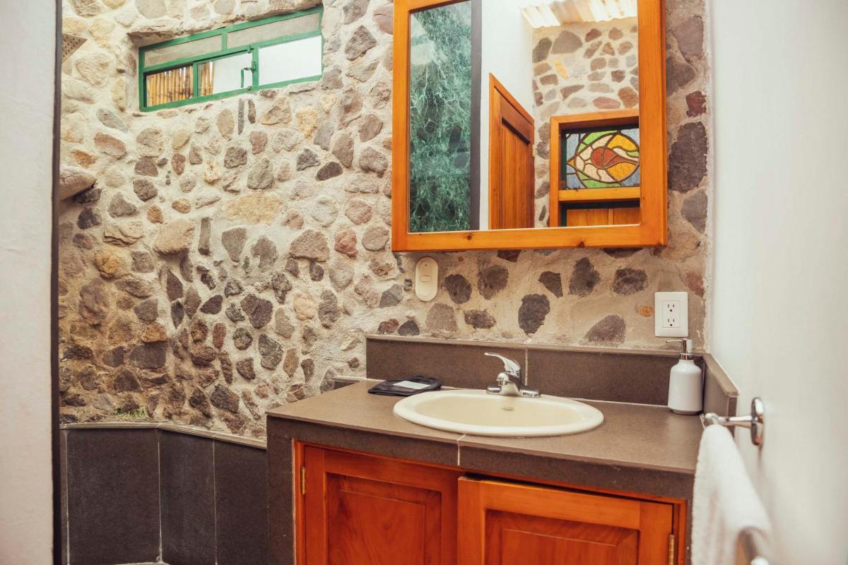 El Dragon Hotel - Housity