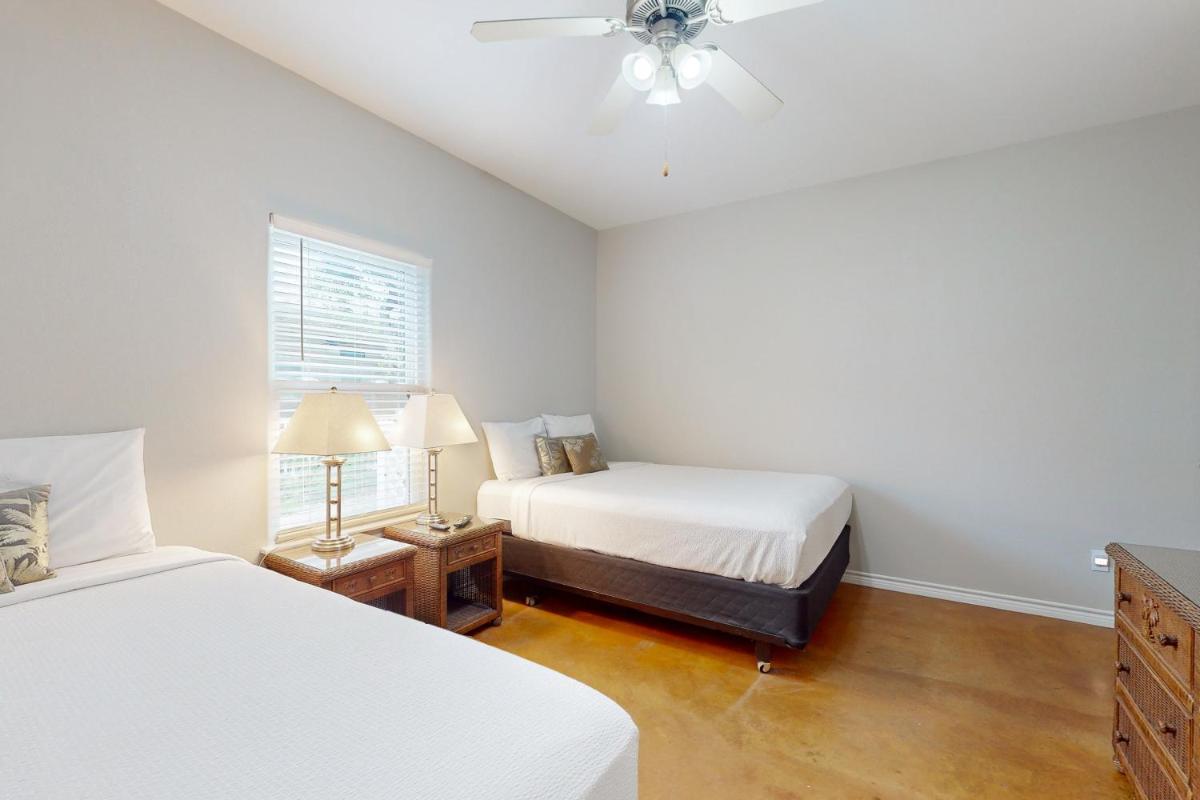 Palm Bay Condos - Housity