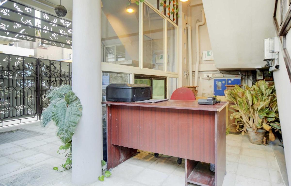 Hotel O RedFox Hotel - Housity