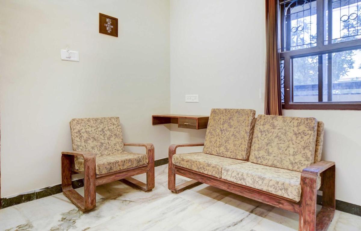 Hotel O RedFox Hotel - Housity