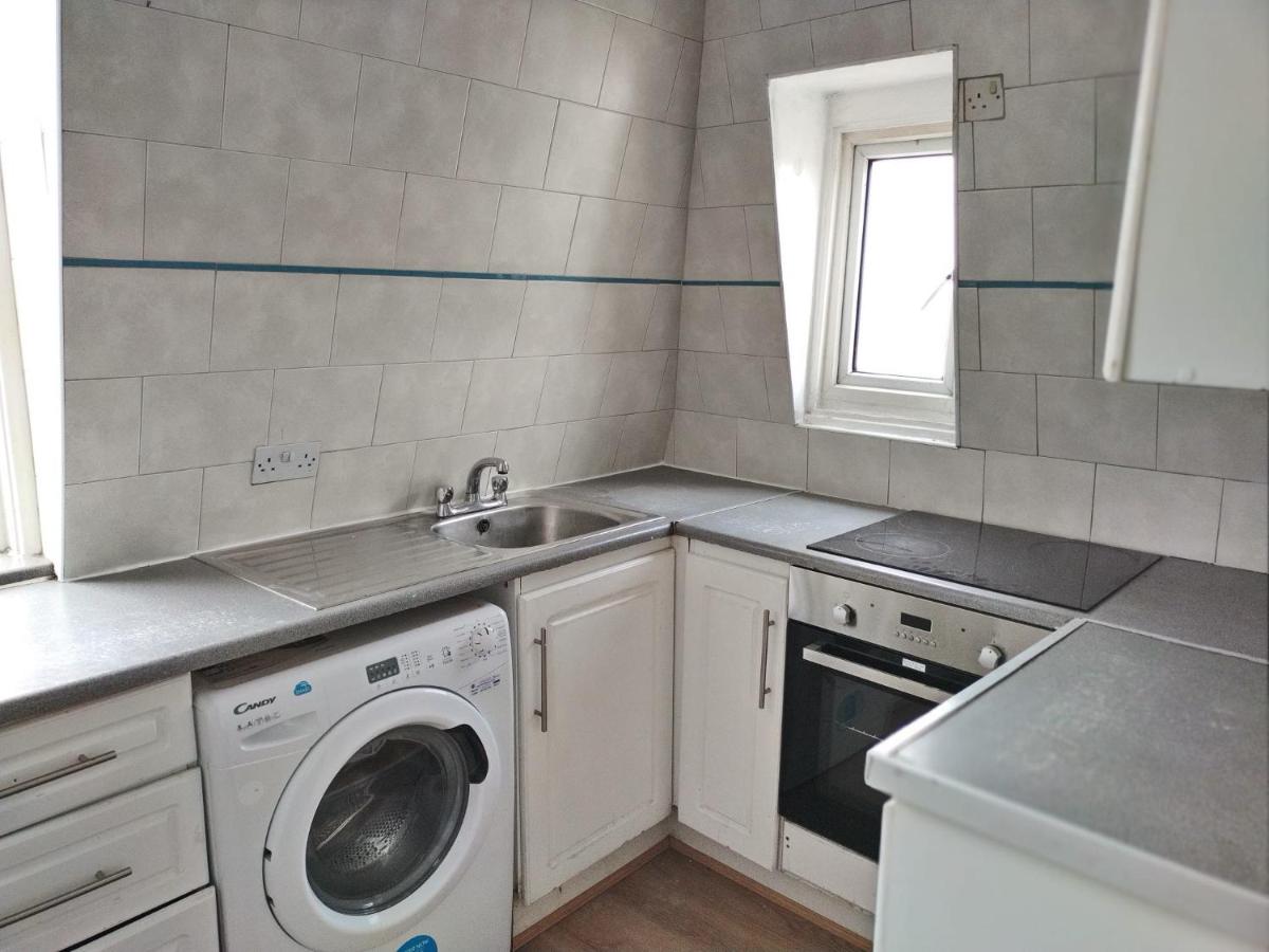Suitetrails - Massive double room in Manor house zone 2