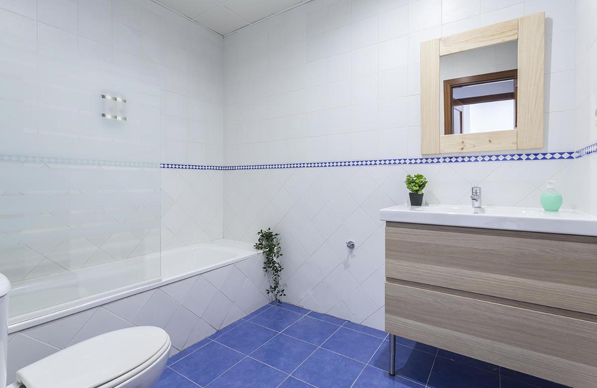 LuxSevilla Piscina Parking Gratis - Housity