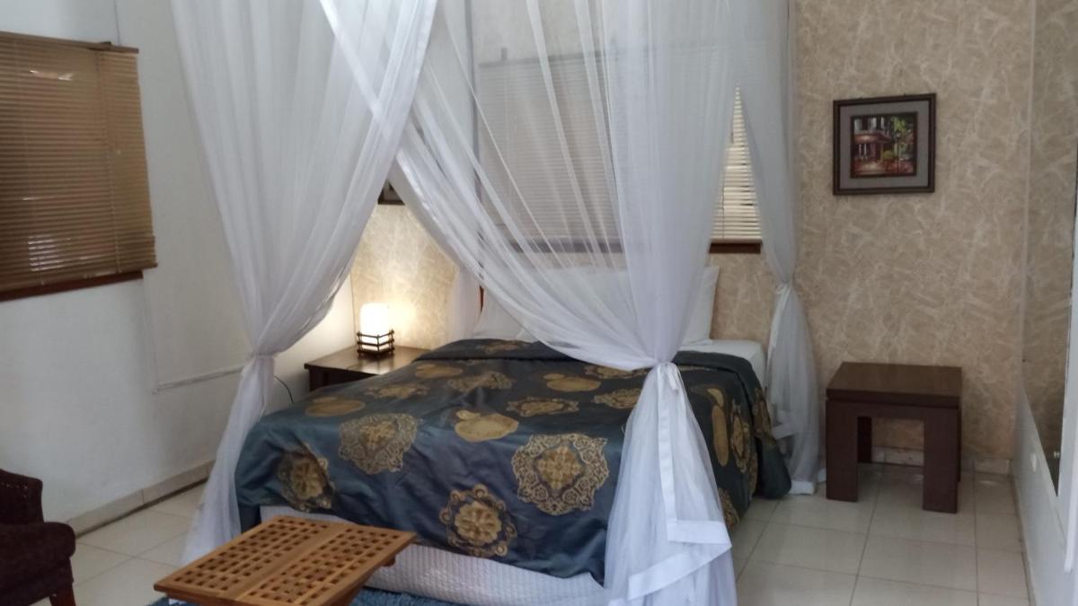 Sparkle Guest House - Self-Catering, Pool, Garden - Housity