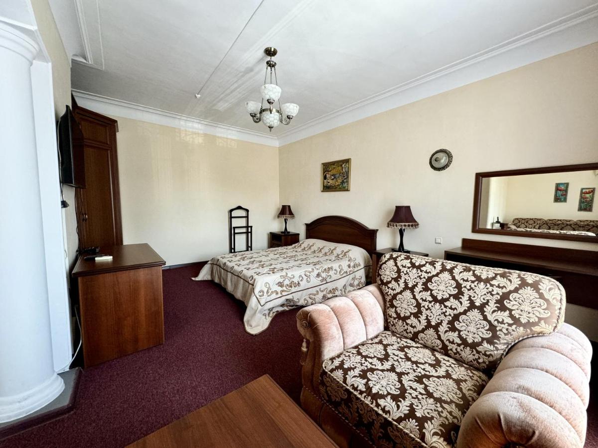 Hotel Zhambyl - Housity