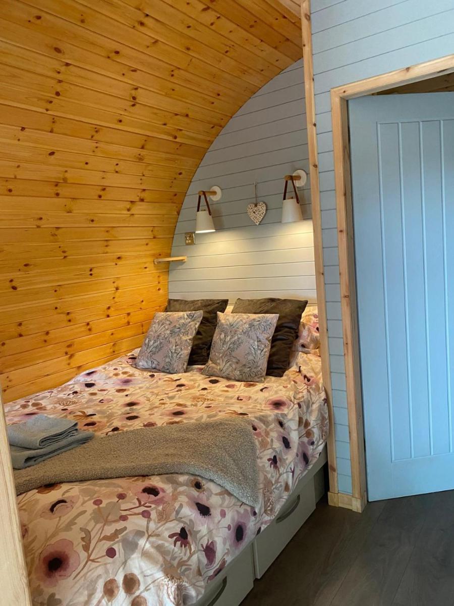 The Fells - Campsie Luxury Pods with hot tub - Housity