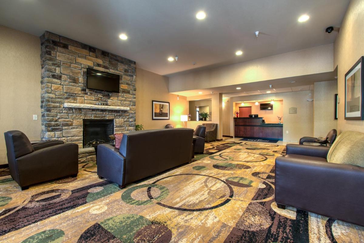Cobblestone Inn & Suites - Holyoke - Housity