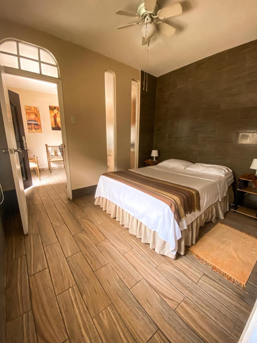 El Patio Suites - Housity
