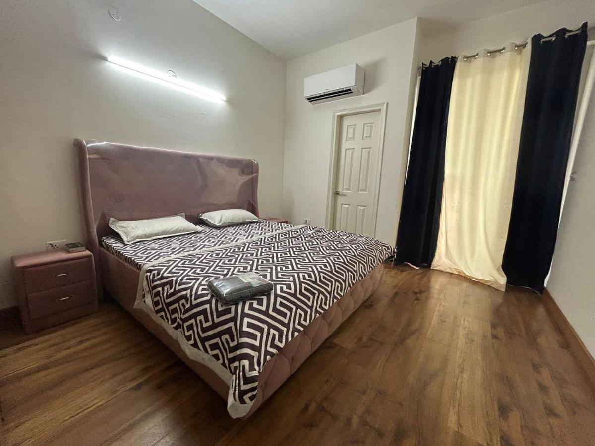 Flat in Wave estate - Housity