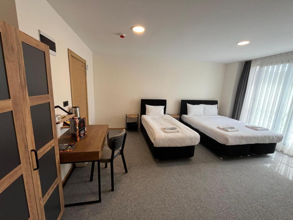 New Garden Airport Hotel - Housity