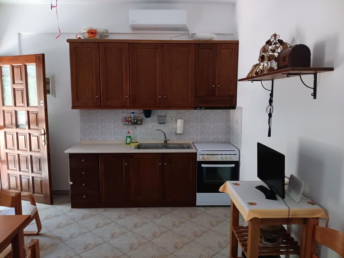 The Small House in the Olive Grove - Housity