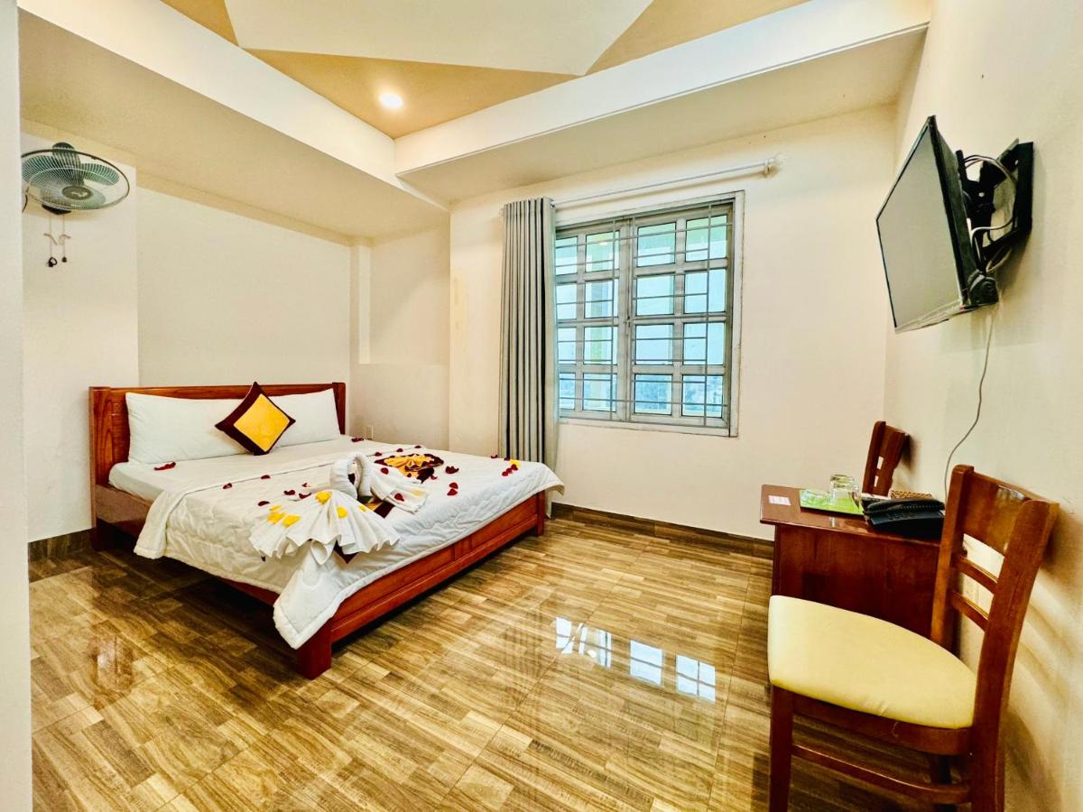 Đức Phúc Hotel - Housity