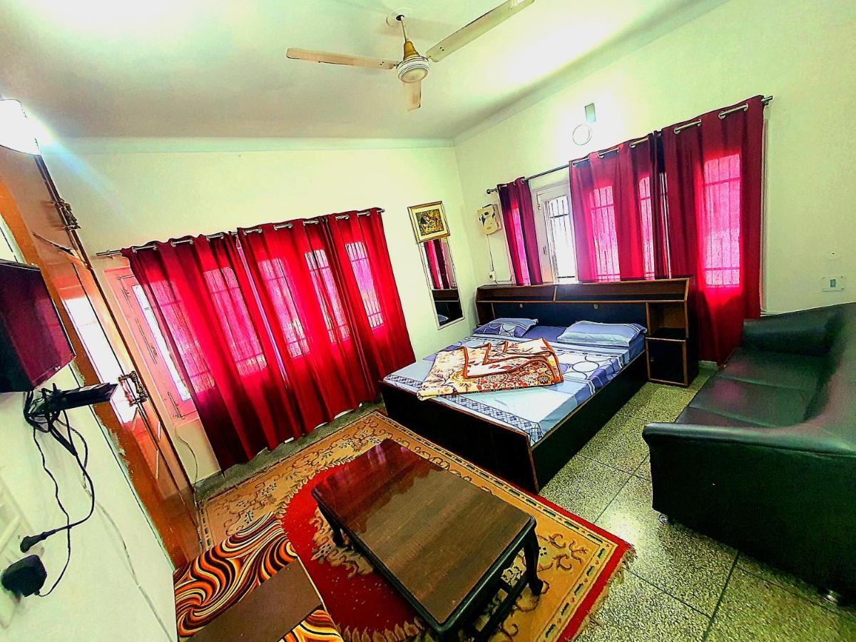 Pine villa Guest house - Housity