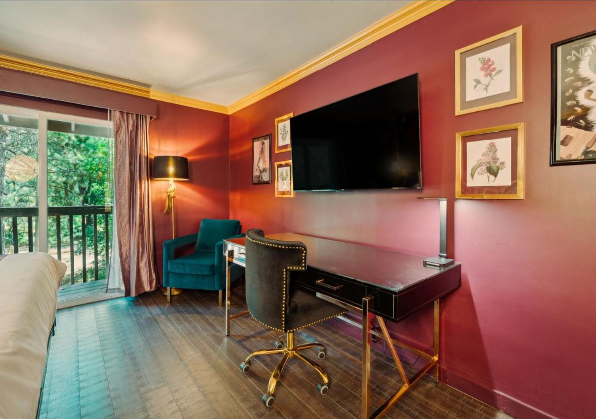 The Fainting Couch Boutique Hotel - Housity