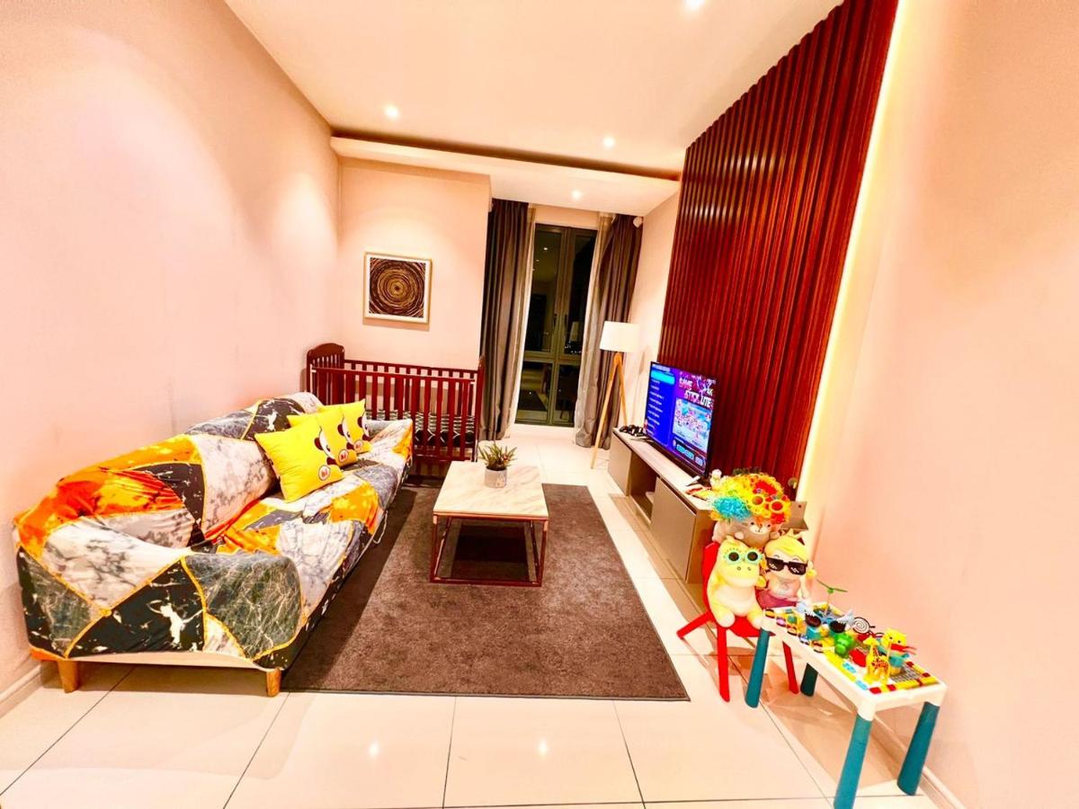 Legoland - HappyWonder Suite for Family ,Cozy, Wifi with Nice Garden Pool View! - Housity