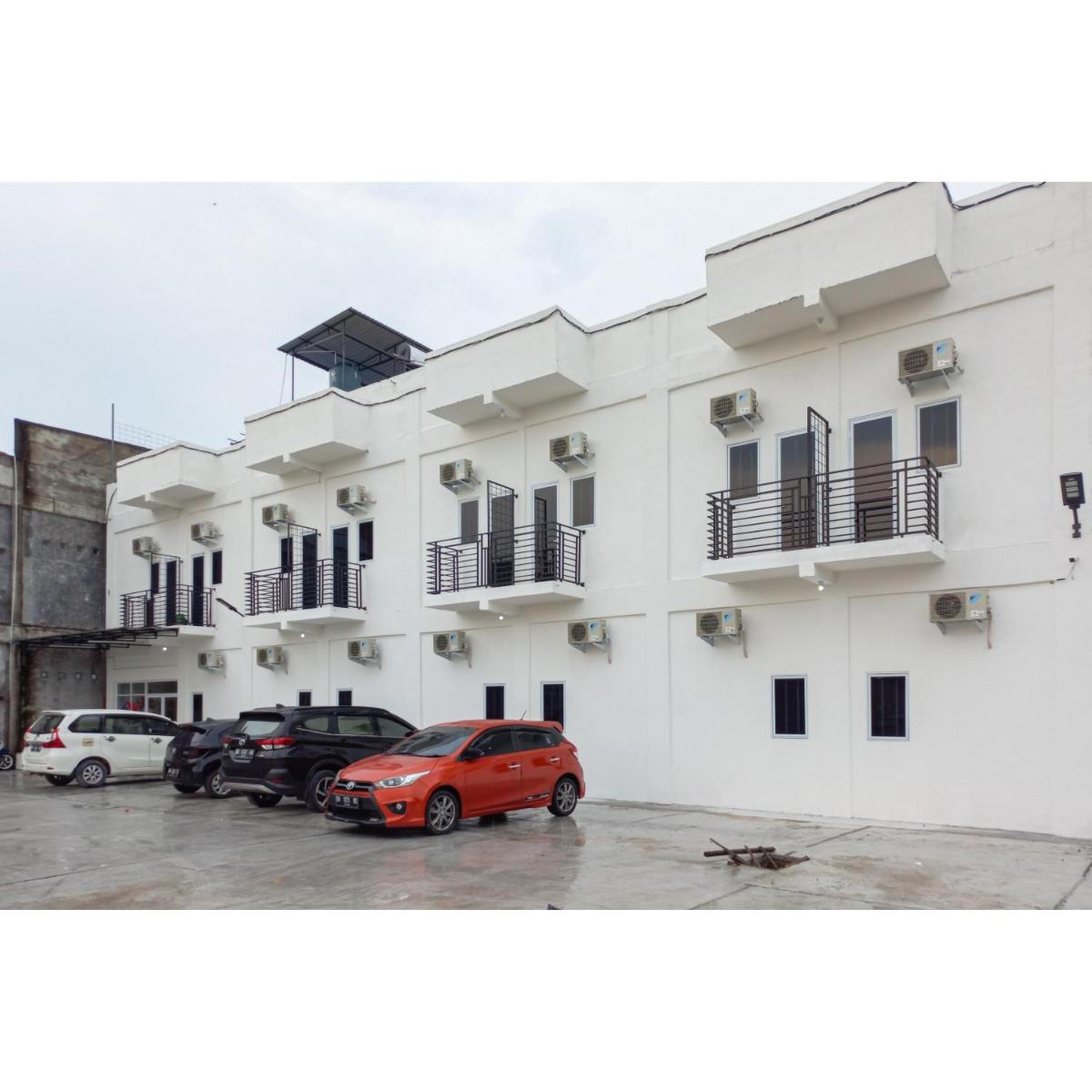 RedDoorz near Terminal Roro Bandar Sri Junjungan - Housity
