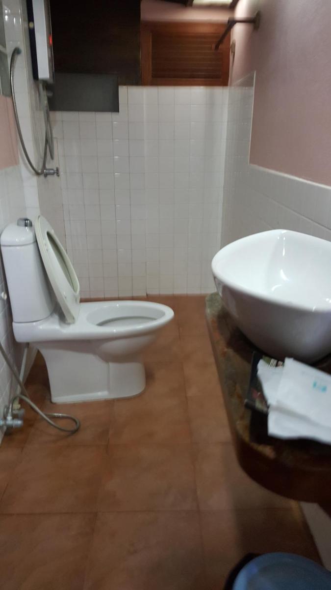 Ruean Mai Chai Khlong - Housity