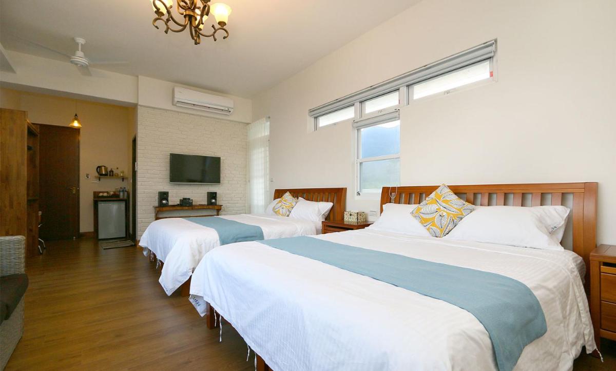 Coastline Azure B&B - Housity