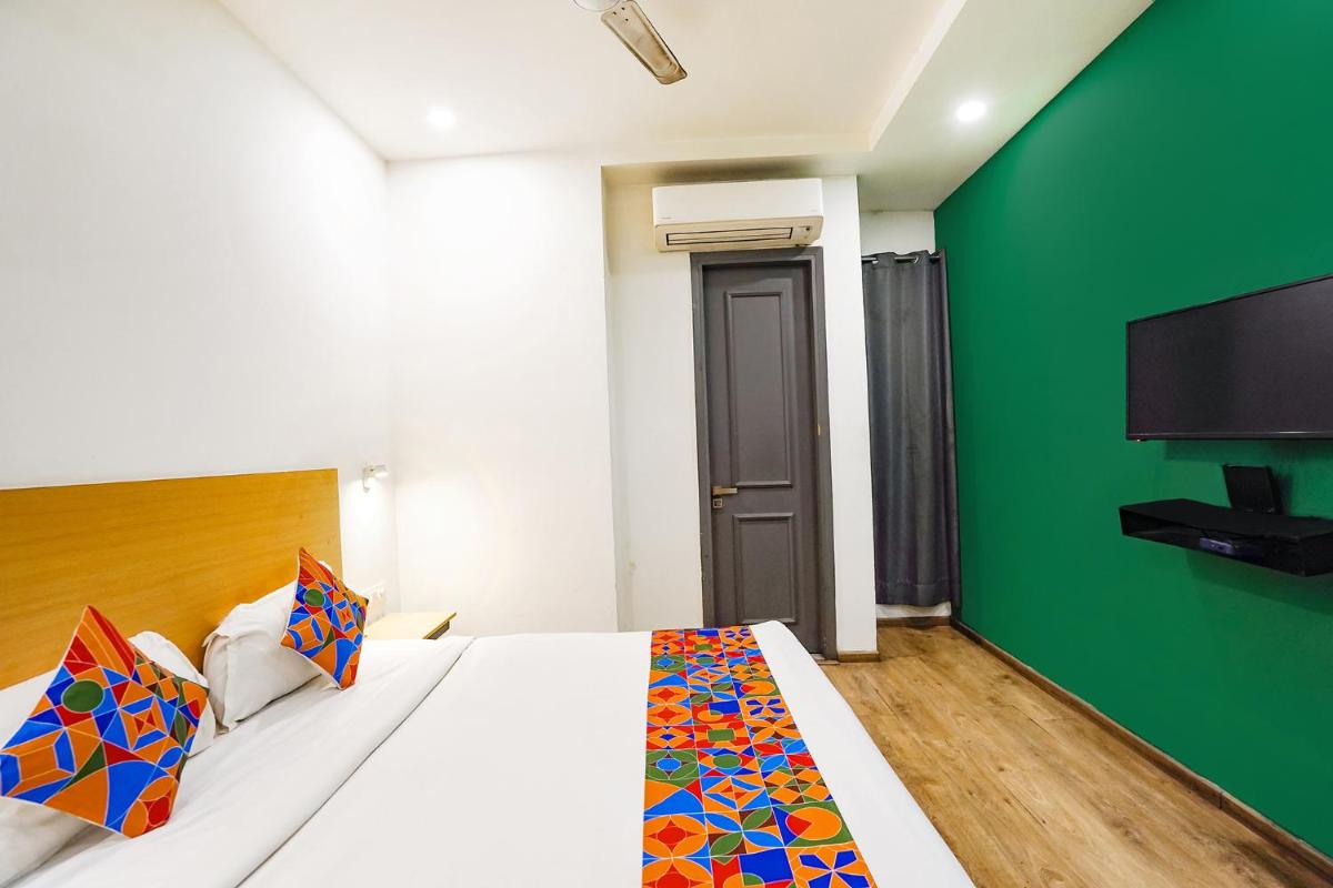 Suitetrails - FabHotel The Luxe Inn