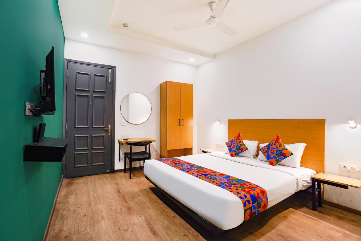 Suitetrails - FabHotel The Luxe Inn