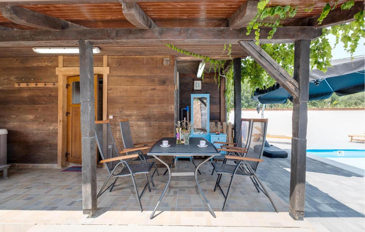 Pet Friendly Home In Martinska Ves - Housity