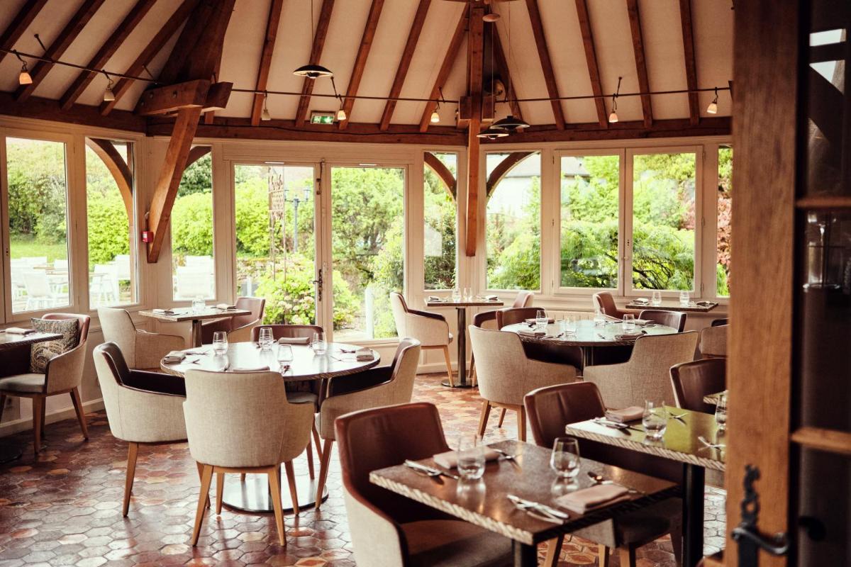 Restaurant ou autre lieu de restauration dans l'établissement Relais Bernard Loiseau
