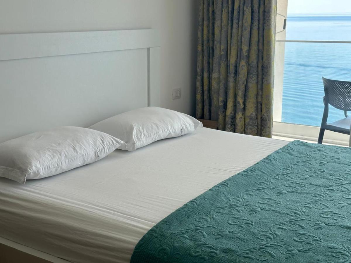 Seaviews Studio Apartment - Housity