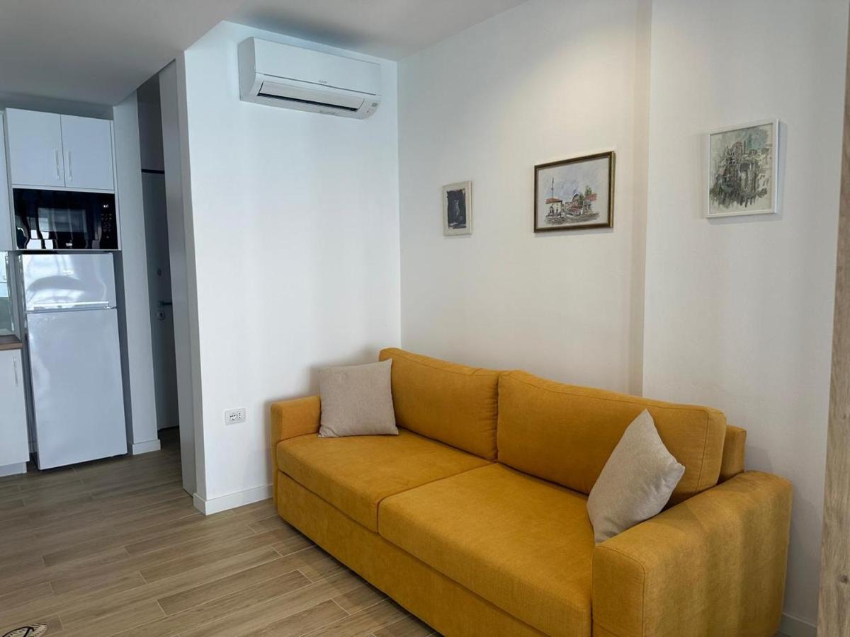 Seaviews Studio Apartment - Housity