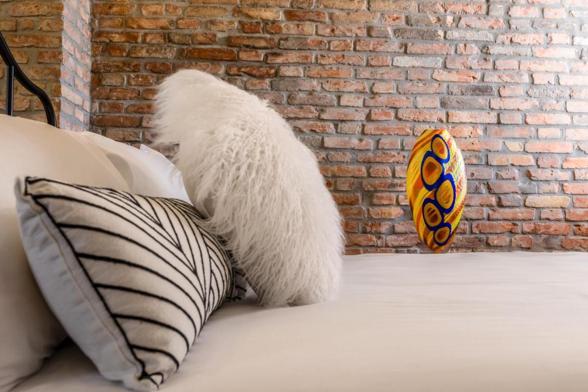 DUOMO Murano Apartment with Canal view - Housity