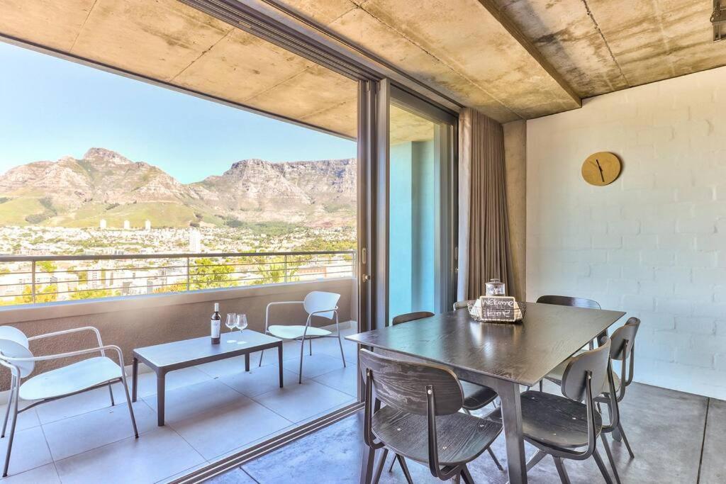 Third Floor-Breath-taking views- two bed in new development! - Housity