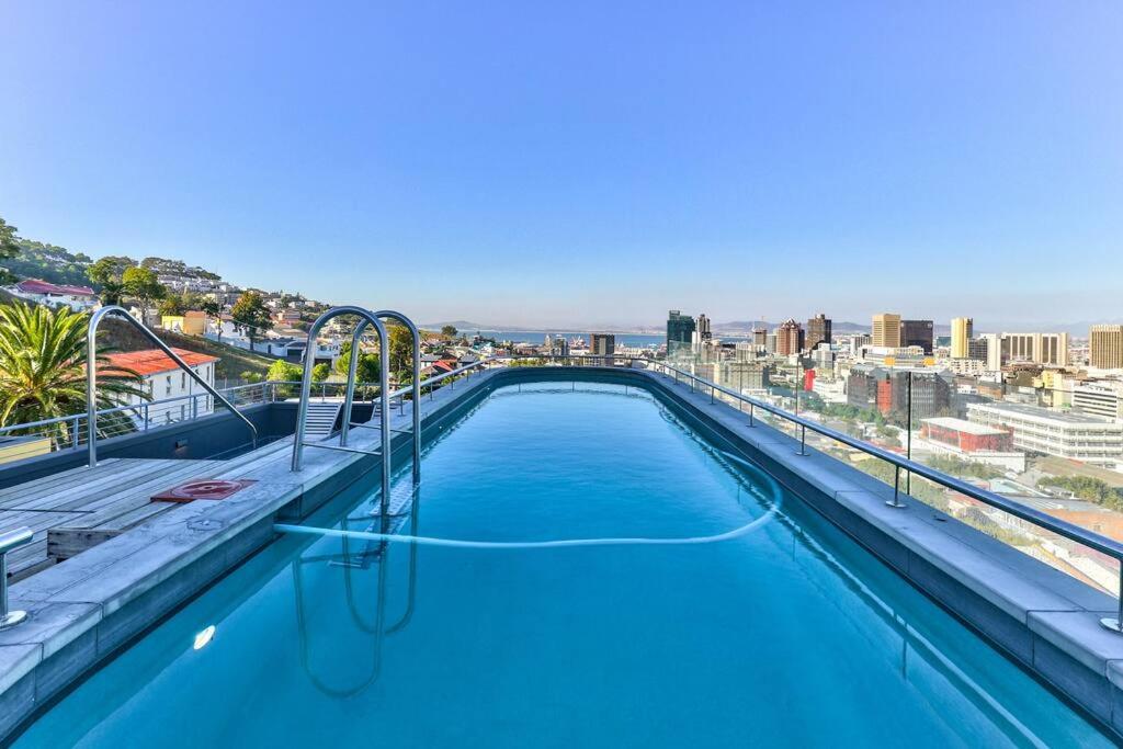 Third Floor-Breath-taking views- two bed in new development! - Housity