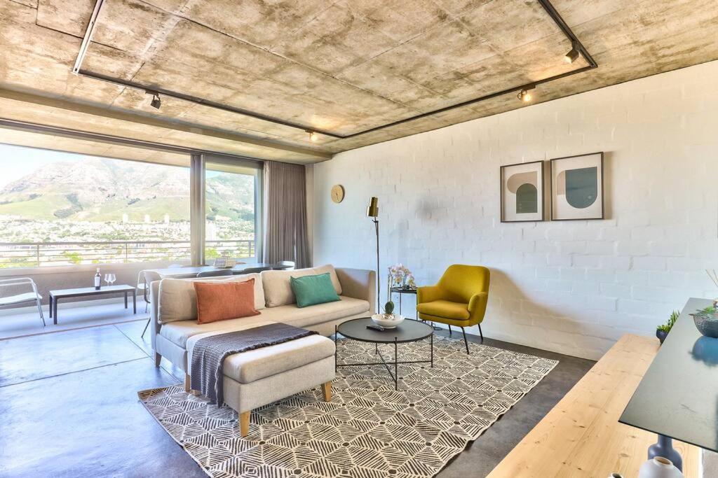Third Floor-Breath-taking views- two bed in new development! - Housity