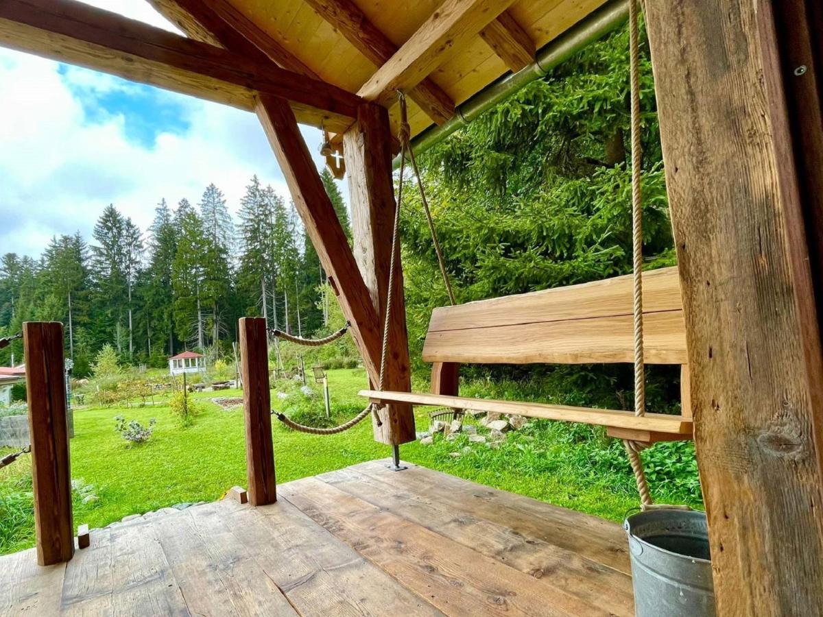 Ein Garten an der Unterkunft Haus am Waldpark