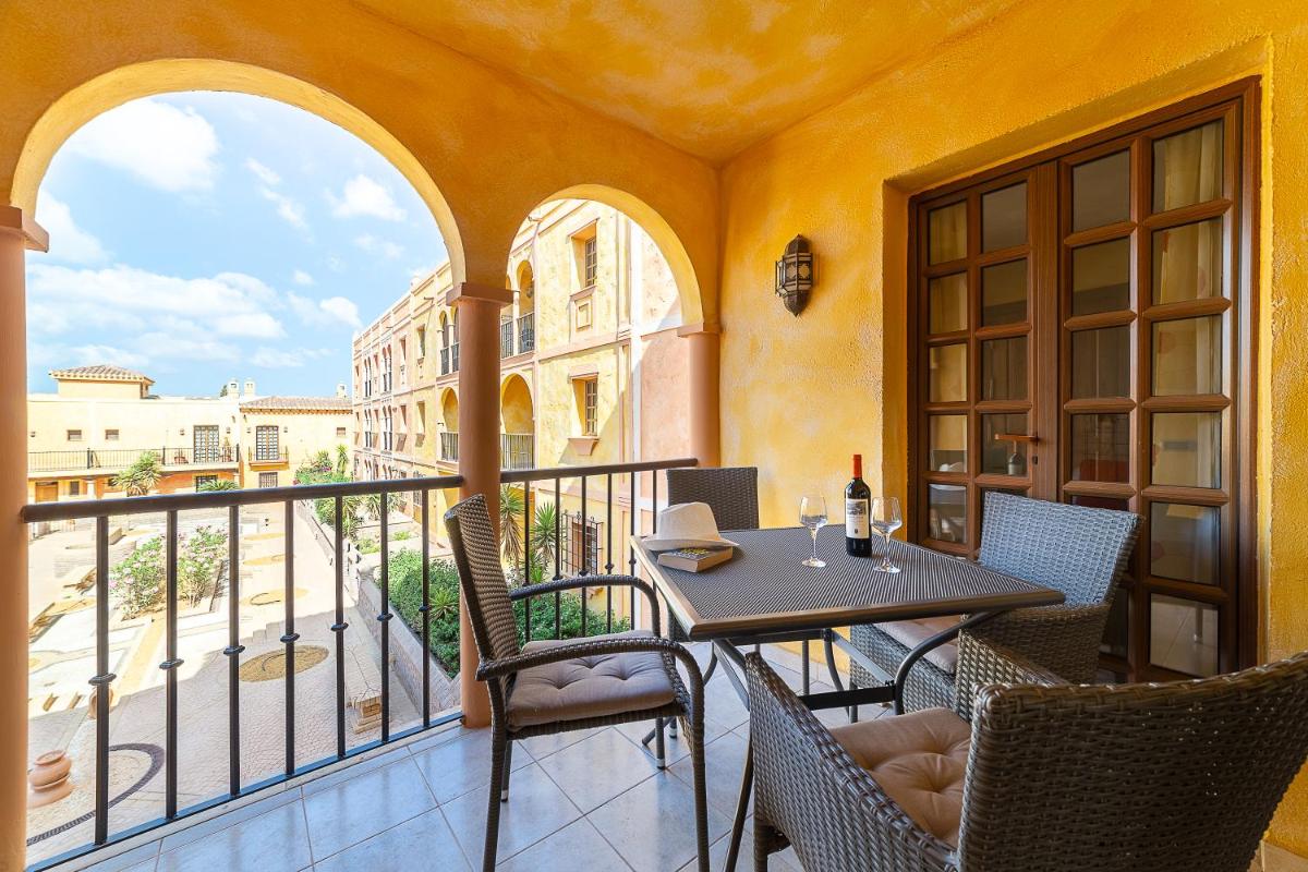 Golf and Beach Apartment - Housity