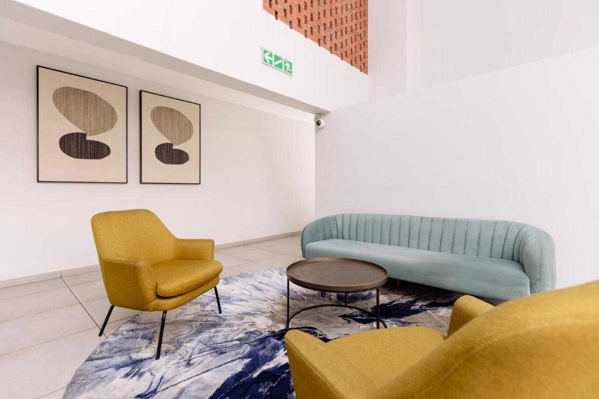 MINT Express Melrose View - Hizvo