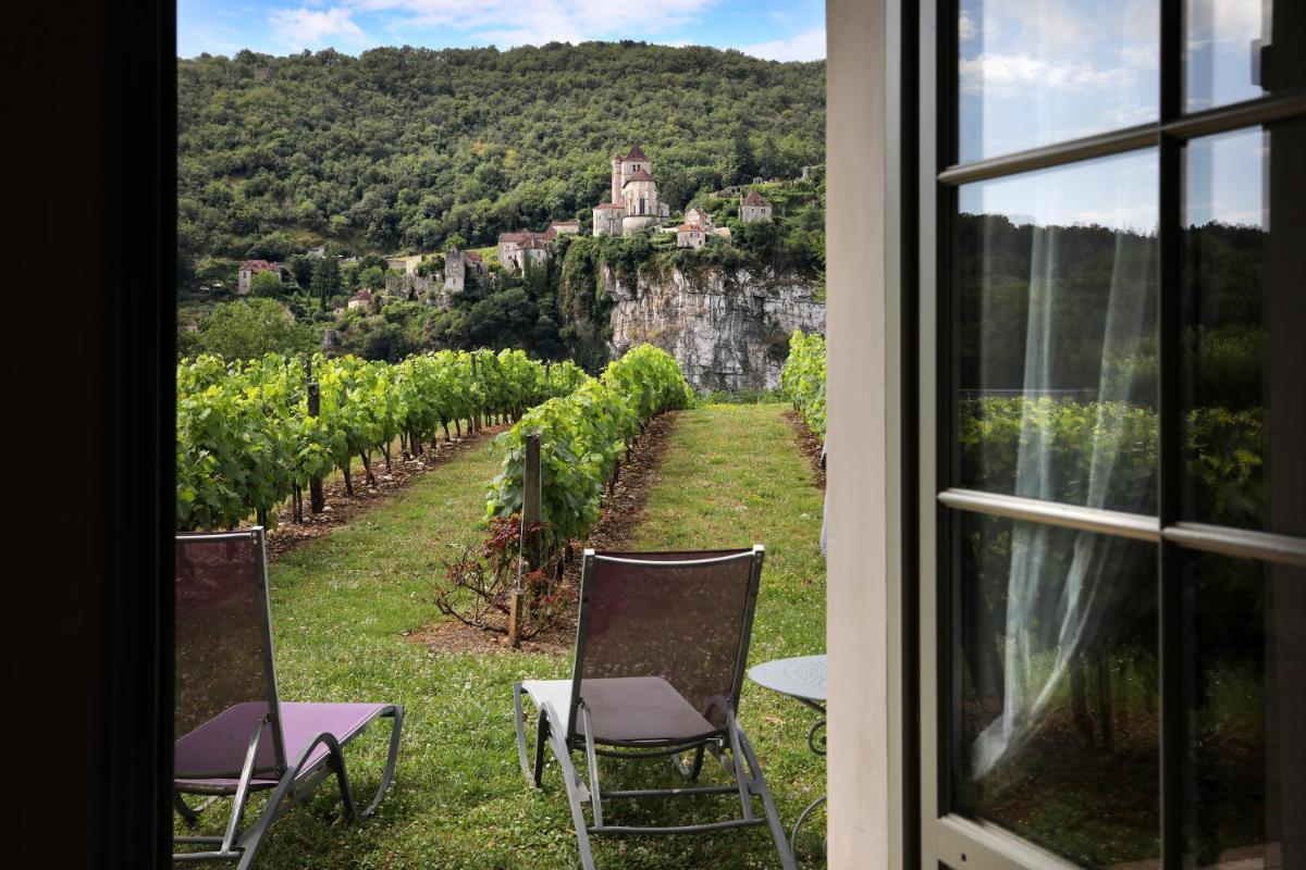 Vue générale sur la montagne ou vue sur la montagne depuis l'hôtel