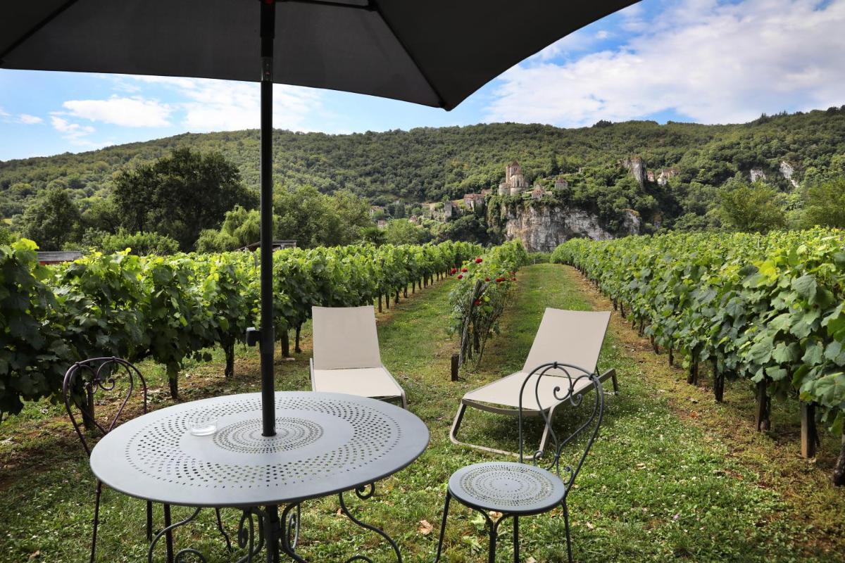 Vue générale sur la montagne ou vue sur la montagne depuis l'hôtel
