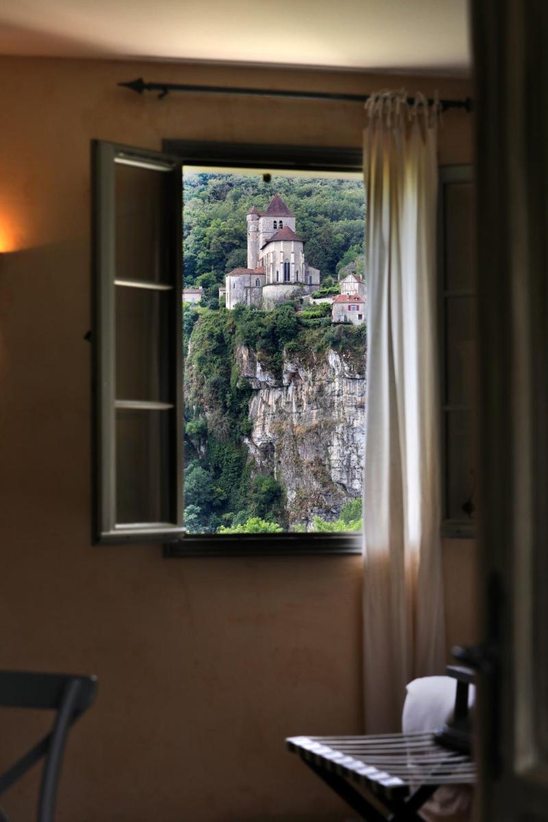 Vue générale sur la montagne ou vue sur la montagne depuis l'hôtel