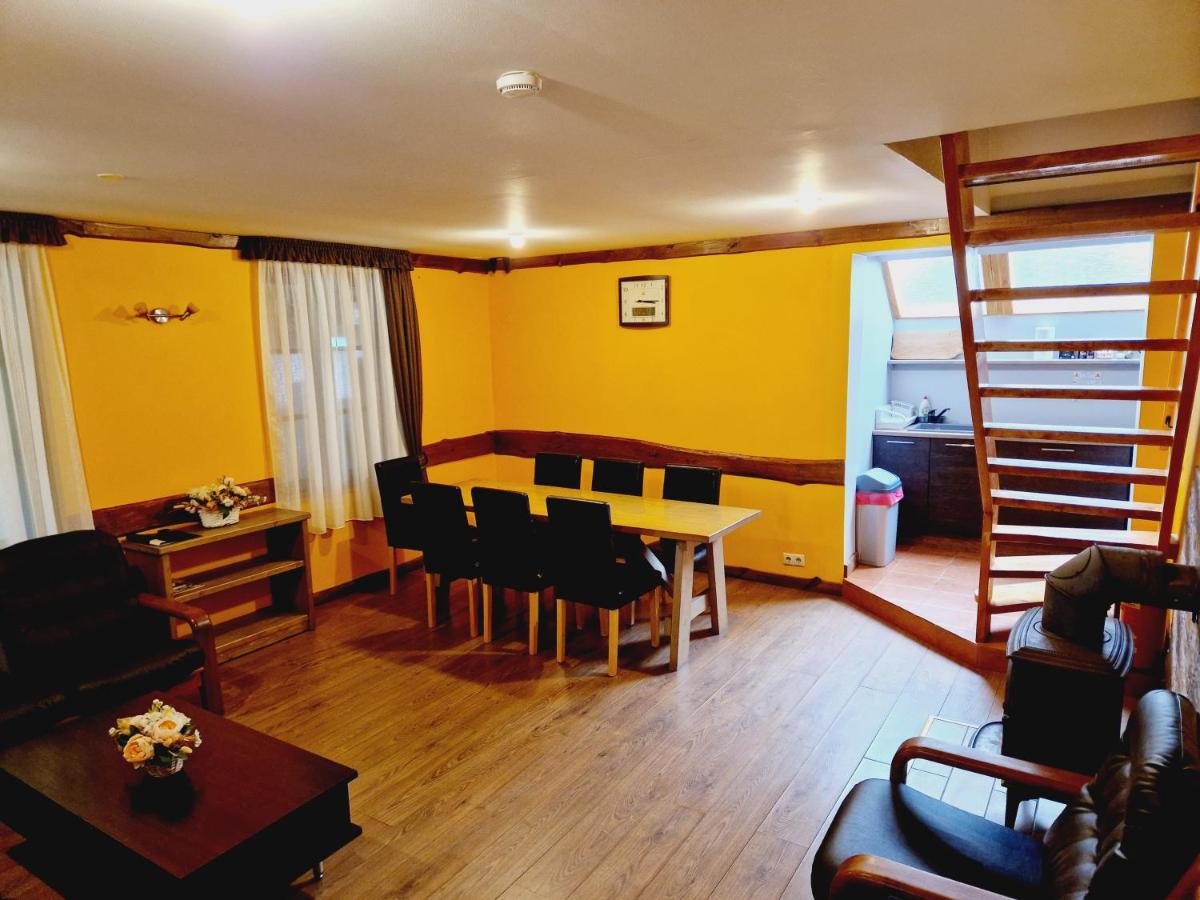 Guest House Podnieki - Housity
