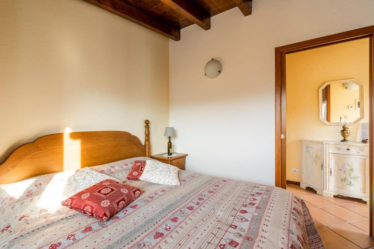 Charming House in Vesime with Shared Pool - Housity