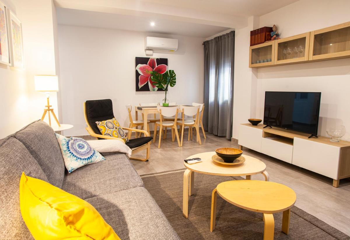 RENOVATED HOUSE IN OLD TOWN MARBELLA. - Housity
