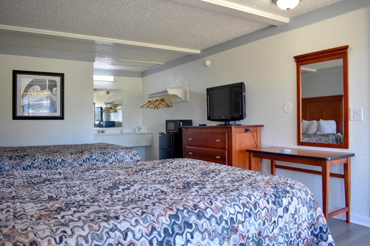 Rodeway Inn Auburn Hills - Detroit - Housity