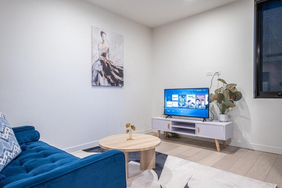 Brightly Place 1br1ba In Southyarra Wifi Balcony - Housity