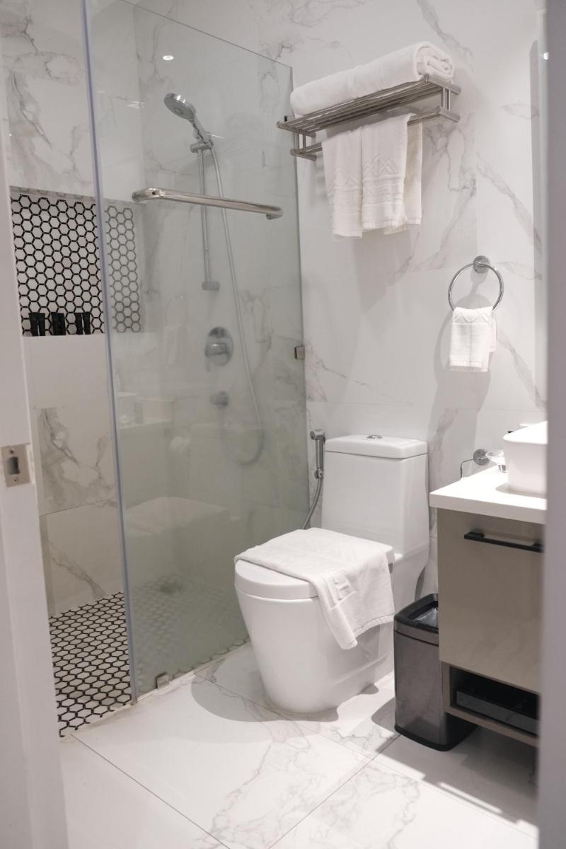 Stonehill Suites - Housity