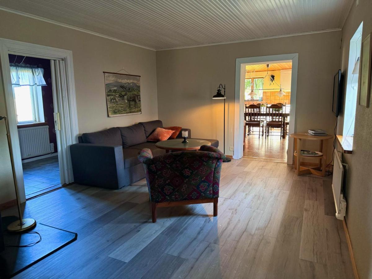 Hjälmarödsgård - Housity