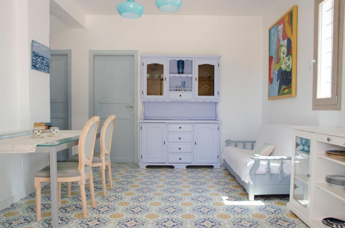 Tancredi's Seaside Home - Housity
