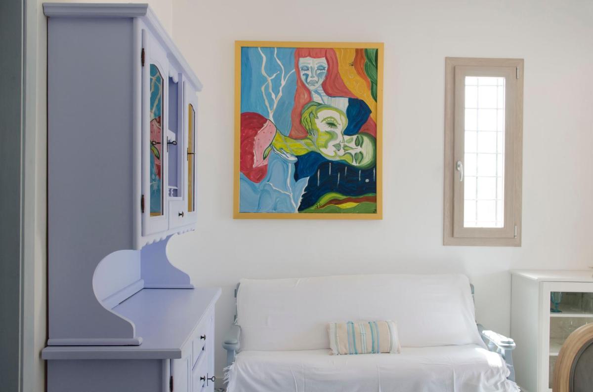 Tancredi's Seaside Home - Housity