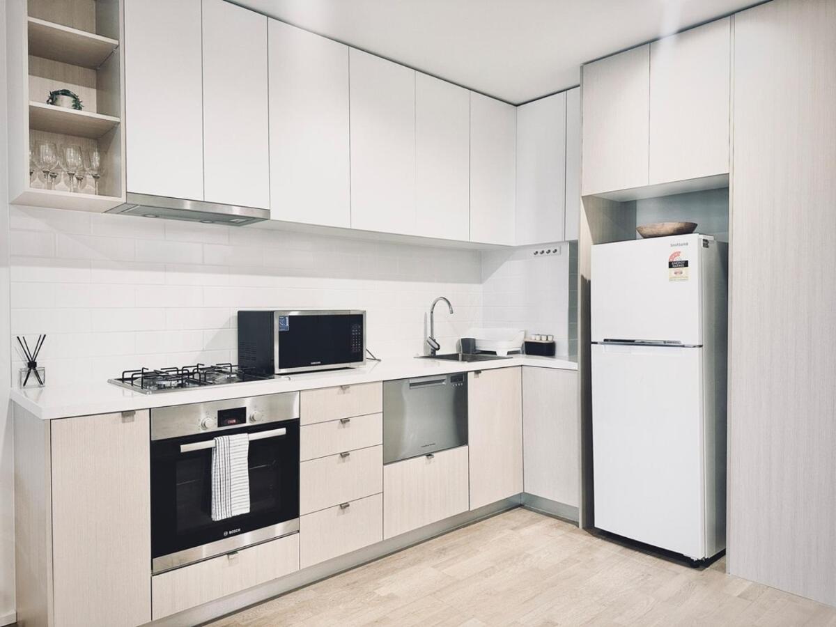 Summus 2br2ba Maribyrnong Wifi Parkbalcony - Housity