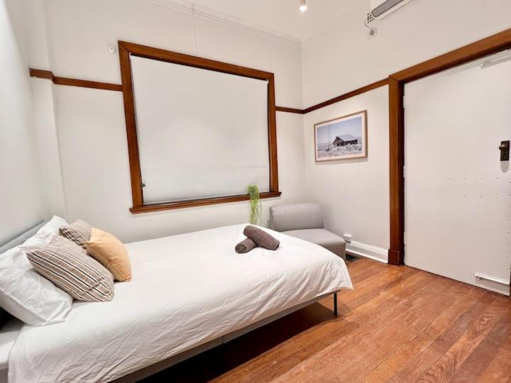 Charming Central Unit in Authentic Building - Housity